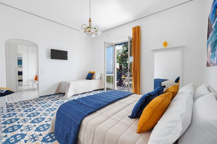 Villa Fedora, with private pool, between Sorrento and Amalfi Coast in Sant'Agata sui Due Golfi, Massa Lubrense