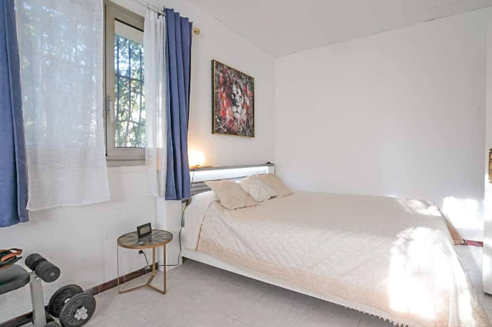 Stunning private villa with A/C, Wifi, private pool, Tv, terrace, pets allowed and parking in Mouans-Sartoux, Cannes region