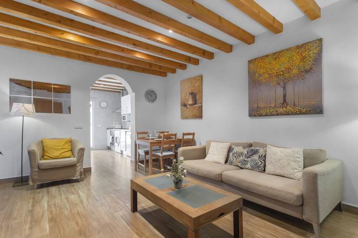Apartamento entero, Moderno apartamento "Can Darder" con piscina, aire acondicionado, terraza y Wi-Fi in L'Horta, Sóller