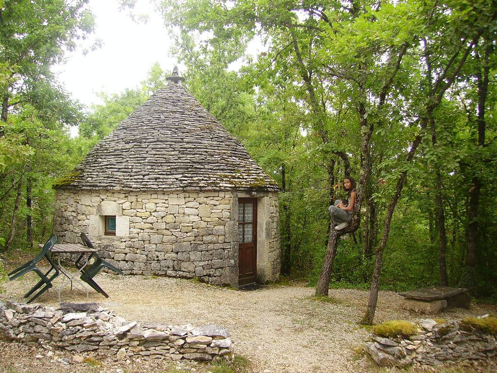 Caselle de bergers en pierres sèches in Lalbenque, Massif central