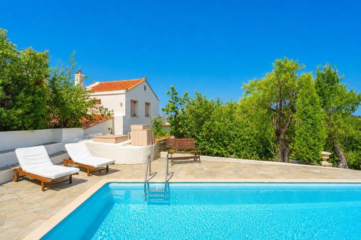 Ferienhaus für 4 Personen, mit Balkon und Terrasse sowie Garten
