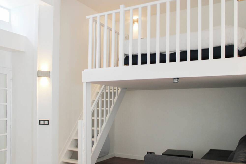 Apartamento entero, Studio with terrace 15 min by subway from Paris in Bois-Colombes, Altos del Sena