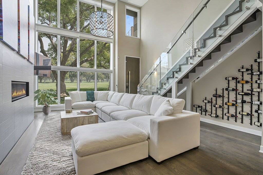 Luxury House in the heart of Old Town with Parking in Chicago, Cook County