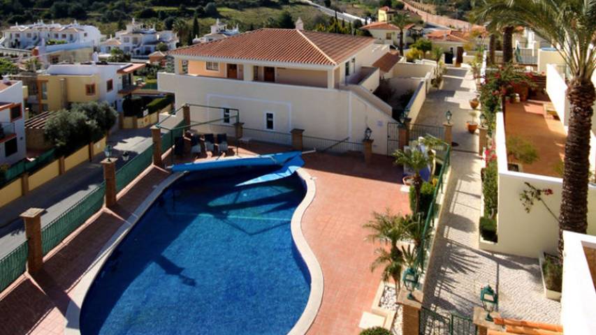 Ganze Wohnung, 2Br  Duplex Townhouse w/Pool by LovelyStay in Ferragudo, Faro Distrikt