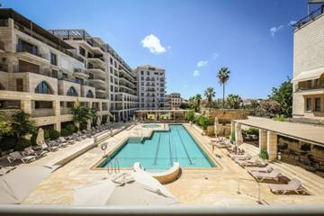 Gîte pour 2 personnes, avec sauna ainsi que balcon et piscine, adapté aux familles à Tel Aviv