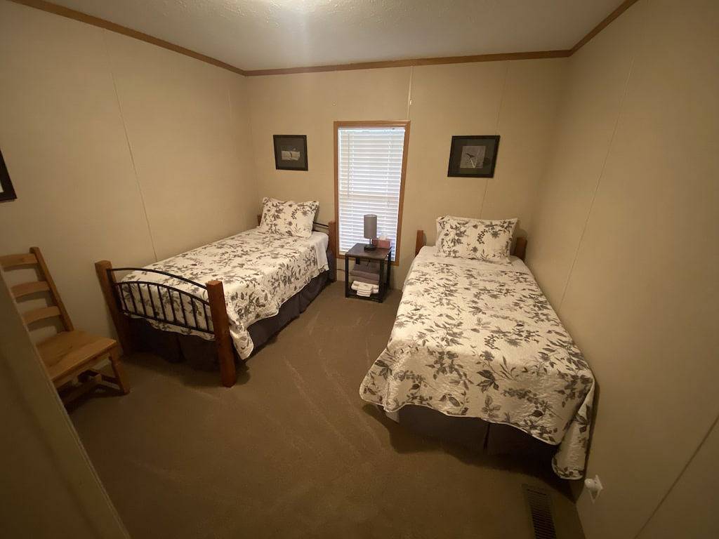 Cozy Ranch Home 1 Mile from Cumberland Point Boat Ramp. Owner Managed Property. in Lake Cumberland