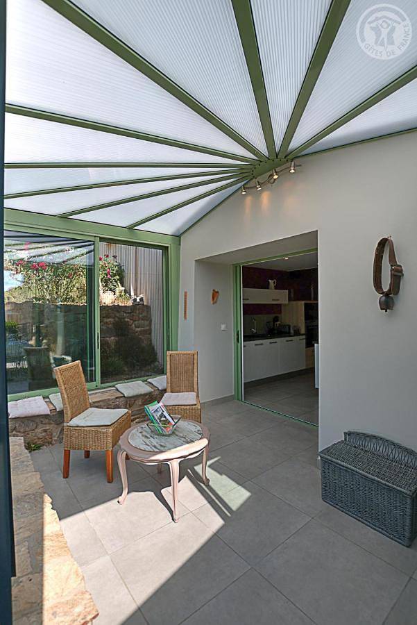 Location de vacances pour 8 personnes, avec Terrasse ainsi que Jardin et Vue à Saint-Galmier - 2
