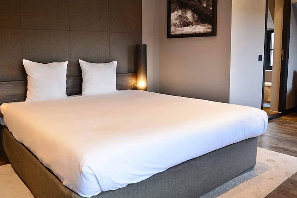 Prime Location Near City Center, Local Hotspots, Beach Vibes & Outdoor Adventure in Wassenaar, Stadsgewest Haaglanden