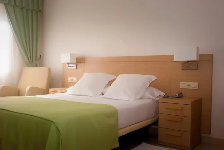 Hotel para 3 personas, con vistas y terraza - 1
