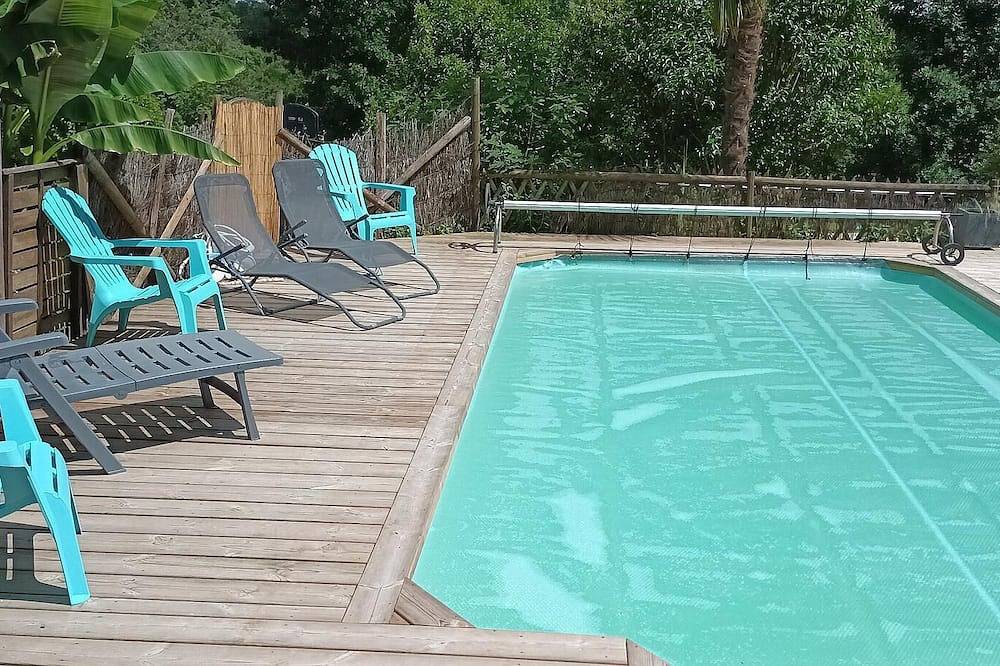 Roulotte avec piscine partagée in Castelnau-sur-Gupie, Région de Marmande