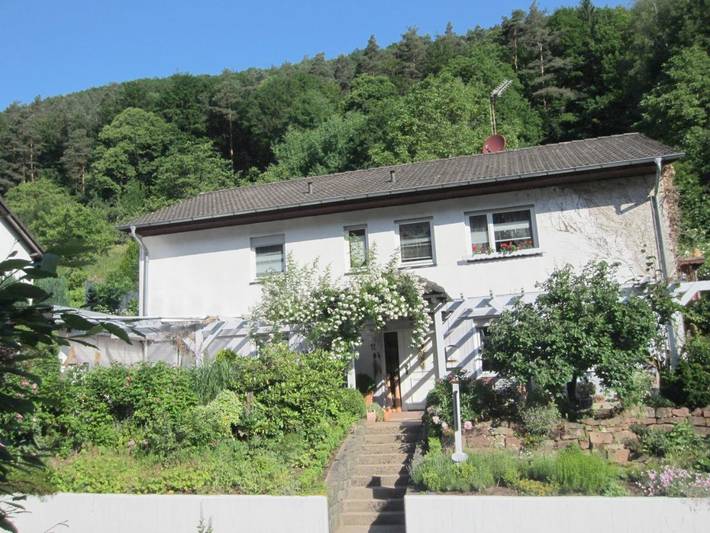 Ferienwohnung für 5 Personen, mit Garten und Ausblick, mit Haustier in Rinnthal