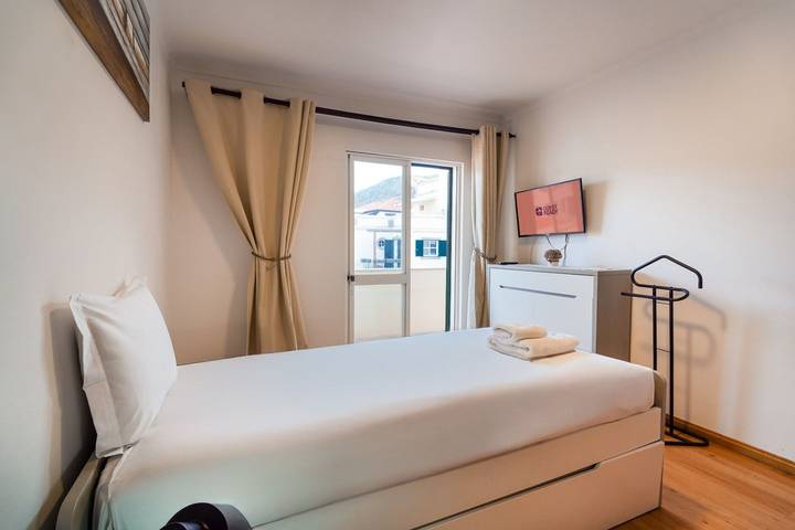 Gîte pour 6 personnes, avec balcon à Machico - 4