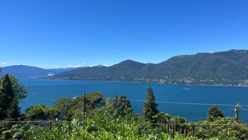 Ferienwohnung für 3 Personen, mit Seeblick und Ausblick sowie Terrasse, mit Haustier in Brezzo di Bedero - 2