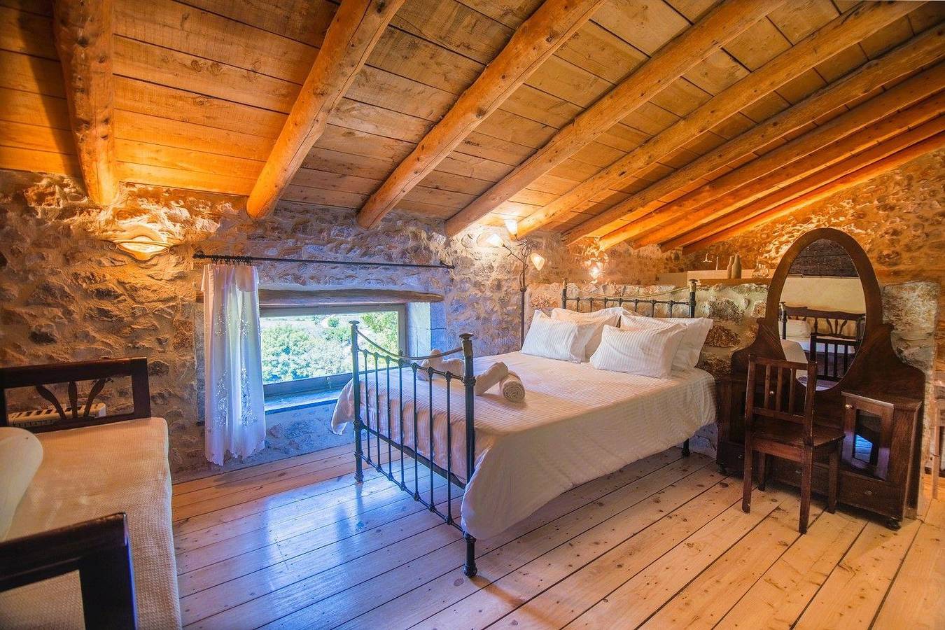Traditional holiday villa "Askyfou" with pool in Chania und Umgebung