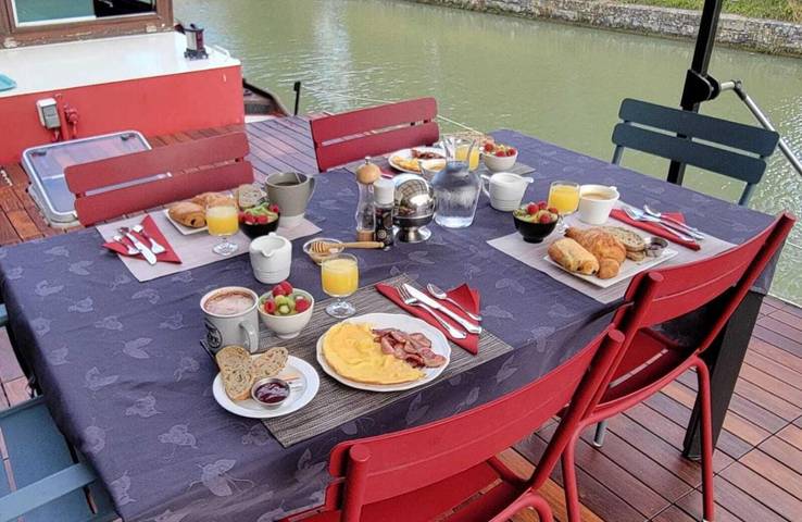 Bateau pour 2 personnes, avec terrasse et jacuzzi dans Occitanie - 2
