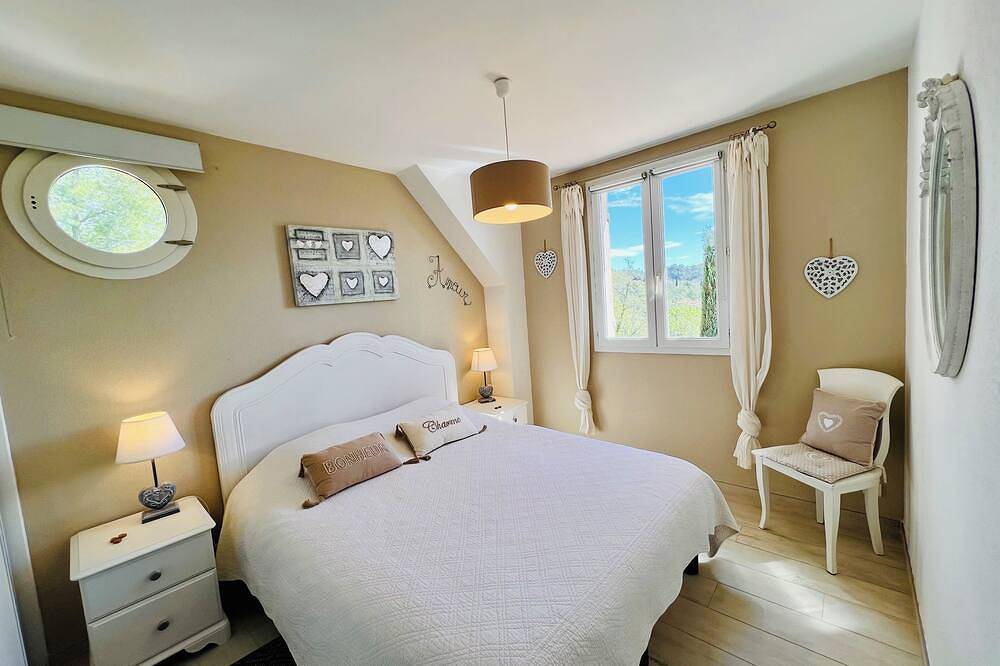 Magnificent Villa with splendide view and heated private pool in Fayenza, Region de Draguignan