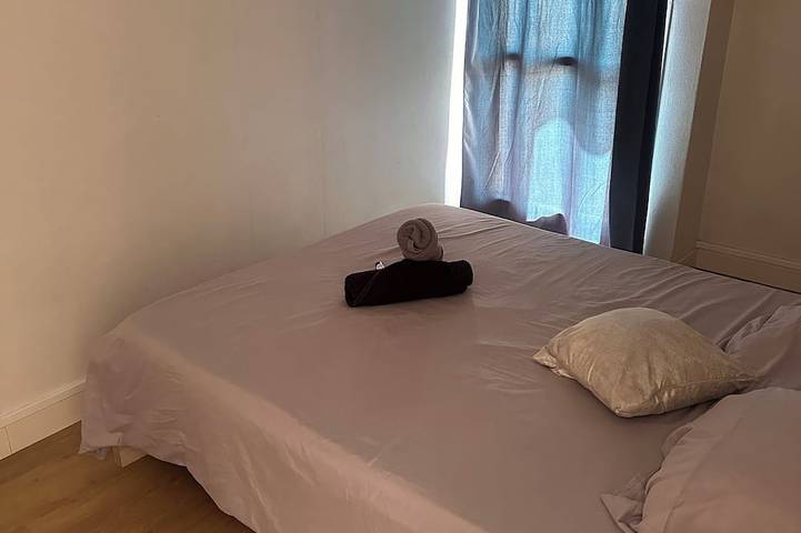 Appartement entier, Appartement lumineux avec 4 chambres avec 2 Sdb + Grand Balcon et Parking in Le Mans, Sarthe