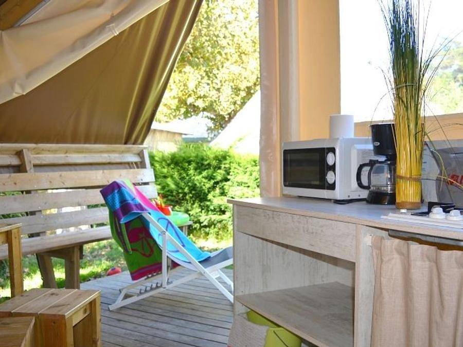 Camping Riez à la vie  - Bungalow toilé 4 personnes - Junior 2 chambres 17m² - sans sanitaires in Saint-Hilaire-de-Riez, Vendée
