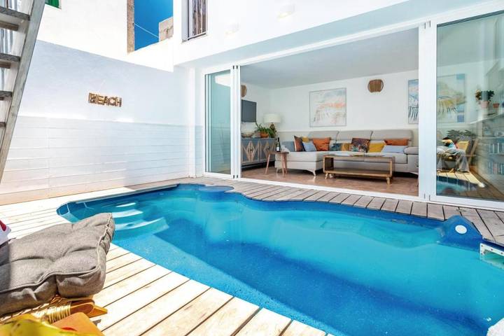 Beach house for 4 people, with terrace and pool as well as view in Lanzarote