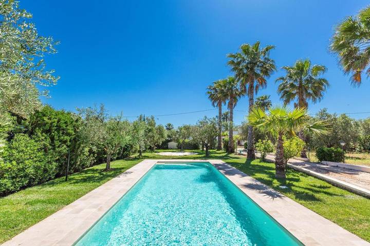 Casa vacanza per 4 persone, con giardino e piscina nonché terrazza in Cutrofiano