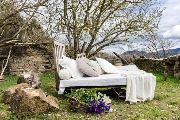 Casa rural para 2 personas, con piscina y jardín, Se admiten mascotas en Ripollès - 3