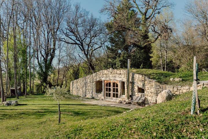 Gîte pour 5 personnes, avec Jardin ainsi que Piscine et Sauna à L'Isle-Bouzon
