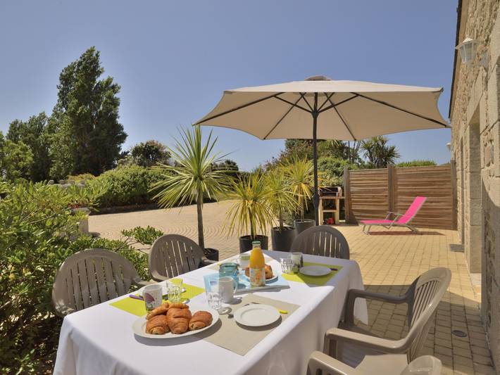 Location de vacances pour 6 personnes, avec terrasse et jardin à Plouhinec (Morbihan) - 2