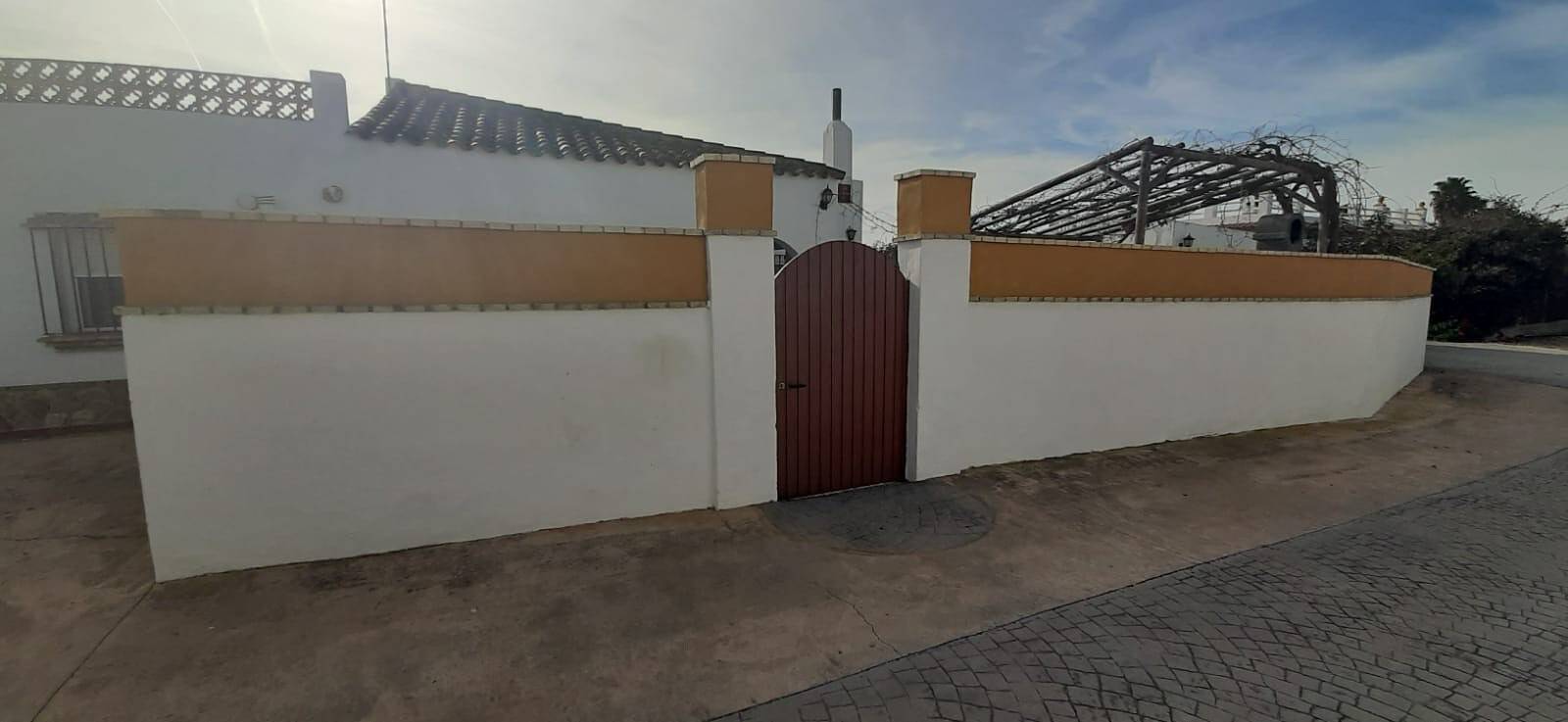 Holiday Home 'La Parra' with Shared Pool and Private Terrace in Playa El Palmar, Vejer de la Frontera