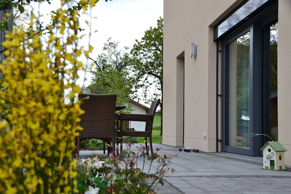 Eifelgold - Komfortable, großzügige 5-Sterne Ferienwohnung in ruhiger Lage in Habscheid, Eifelkreis Bitburg-Prüm