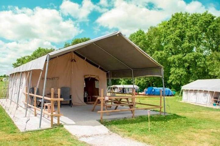 Gîte pour 6 personnes, avec jardin et piscine à Lignac