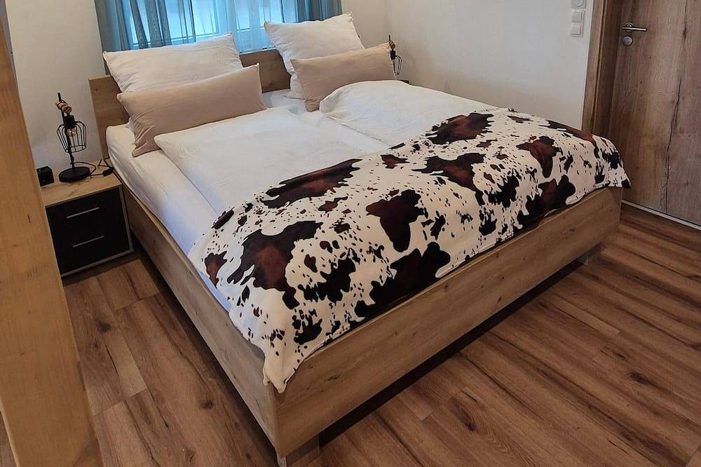 Ganze Wohnung, Liebevoll eingerichtete Ferienwohnung (38qm) mit Balkon in Bad Staffelstein, Oberes Maintal - Coburger Land