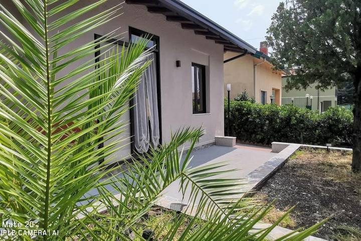 Villa per 4 persone, con Idromassaggio e Terrazza nonché Giardino e Panorama a Pedara