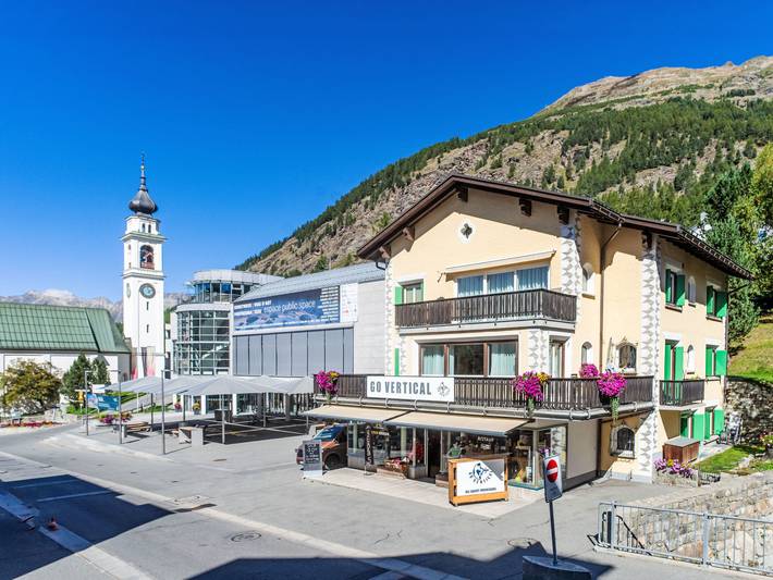 Ferienwohnung für 2 Personen, mit Terrasse und Garten in Pontresina