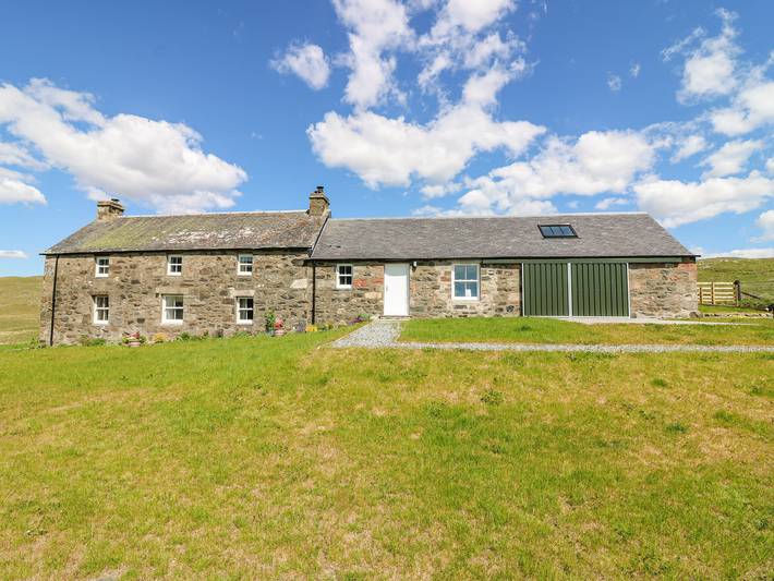 Lodge for 8 people, with Garden and View in Glenshee