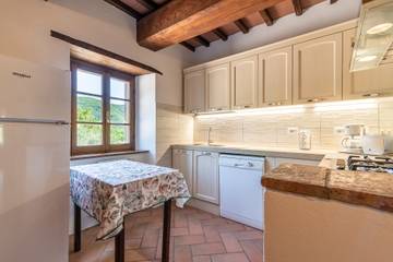 Agriturismo per 10 Persone in Cortona, Provincia di Arezzo, Foto 4