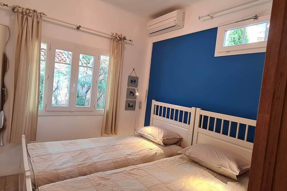 Villa Classee 3 Etoiles  Vue Mer  100m Plage  Wifi Jardin Cloture Garage Ferme in Rayol-Canadel-sur-Mer, Côte méditerranéenne (France)