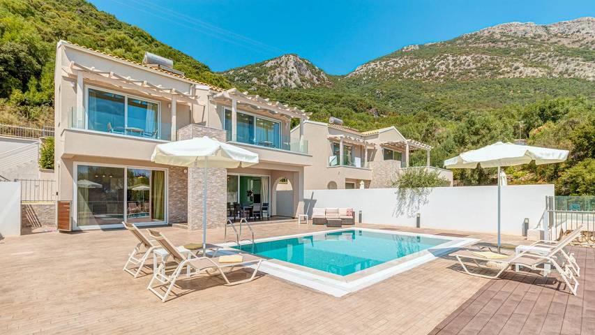 Villa pour 4 personnes, avec terrasse et jardin dans Mparmpati