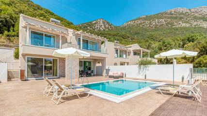 Villa pour 4 Personnes dans Mparmpati, Corfou, Photo 2