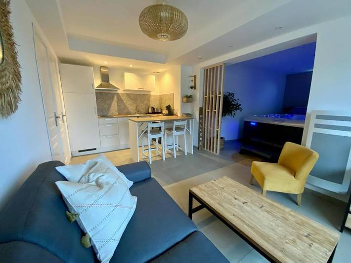Location de vacances pour 2 personnes, avec Jacuzzi et Terrasse à Saint-Martin-Choquel