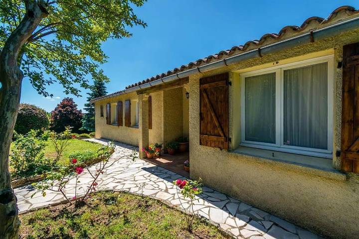 Location de vacances pour 8 personnes, avec vue ainsi que piscine et jardin à Fontiers-Cabardès - 2