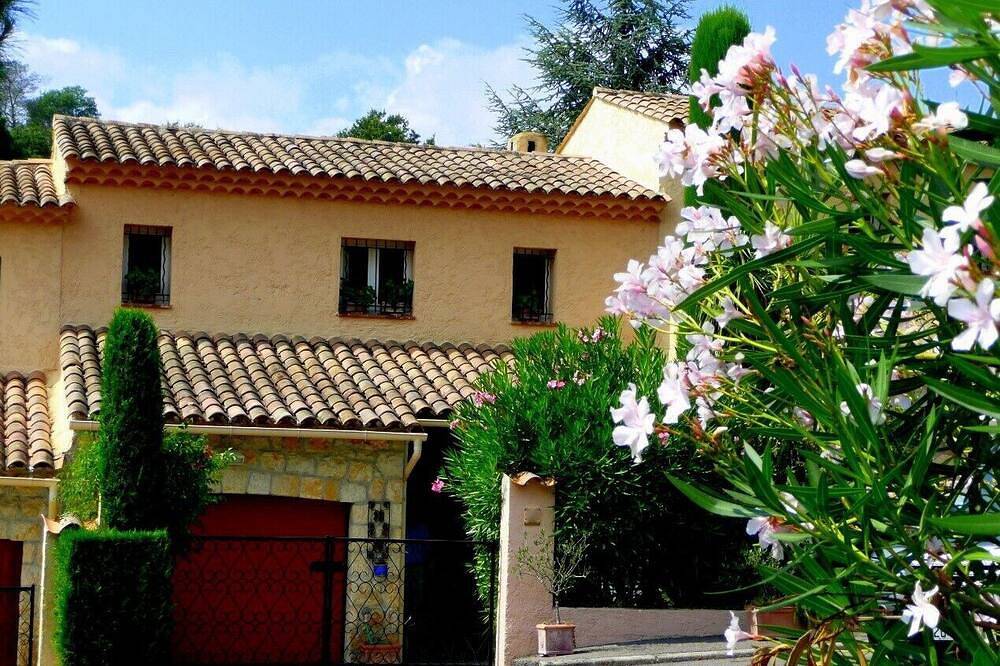 Villa Theouliere in Mandelieu-la-Napoule, Massif de l'Esterel