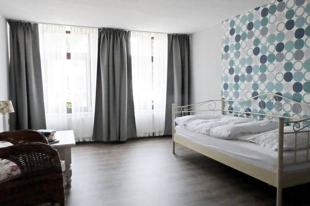 Ganze Wohnung, Landgang Deck 1    90qm²  mit Garten.     Wichtig: 2 Kinder bis 3 Jahre frei in Elsfleth, Wesermarsch
