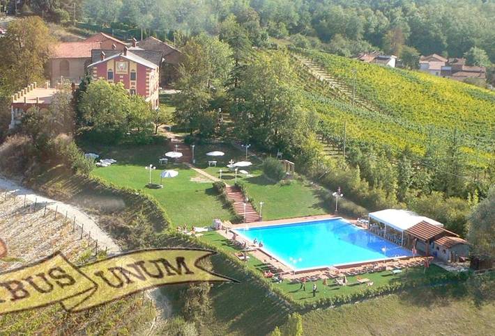 B&b per 2 persone, con Terrazza e Giardino nonché Piscina e Panorama a Serravalle Scrivia