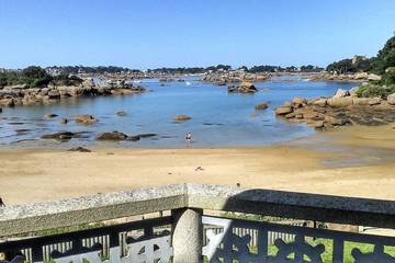 Gîte pour 4 personnes, avec jardin et balcon dans Plage De Saint Guirec Ploumanac H