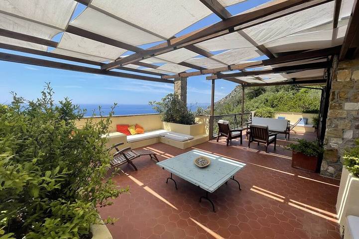 Villa für 8 Personen, mit Balkon und Garten - 1