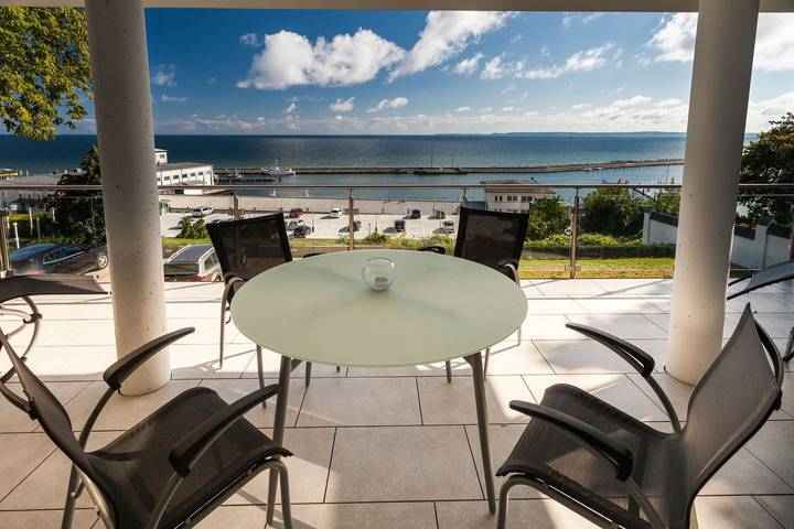 Ferienwohnung für 2 Personen, mit Seeblick und Balkon in Sassnitz