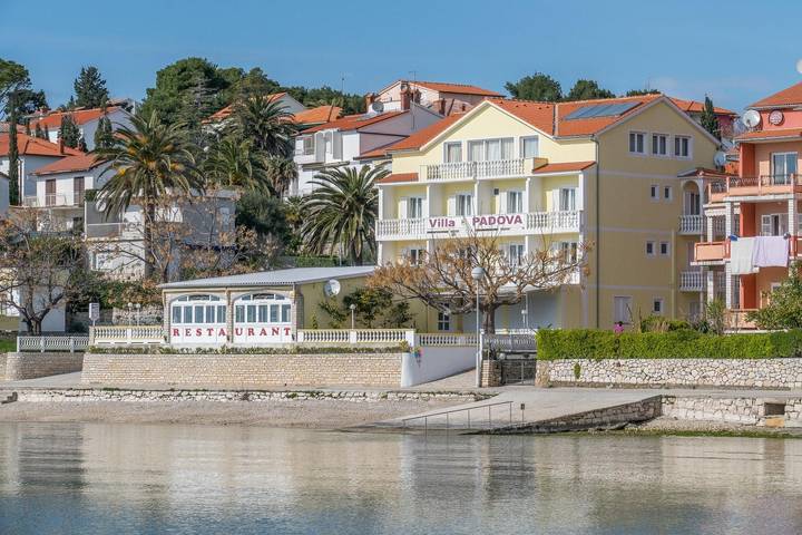 Ferienwohnung für 2 Personen, mit Balkon/Terrasse in Banjol - 3