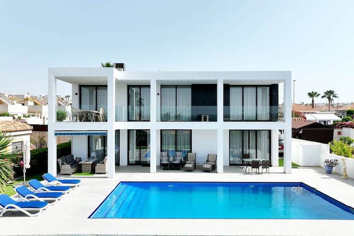 Chalet para 10 personas, con piscina y jardín - 1