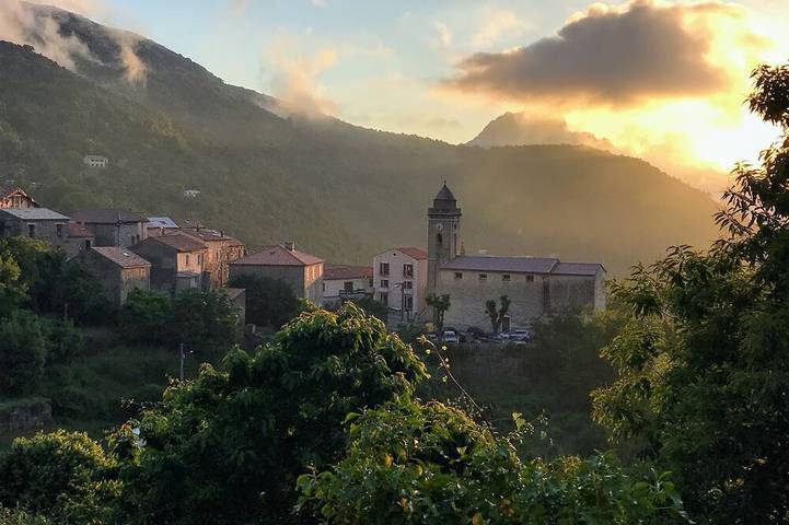 Location de vacances pour 5 personnes, avec Jardin à Marignana