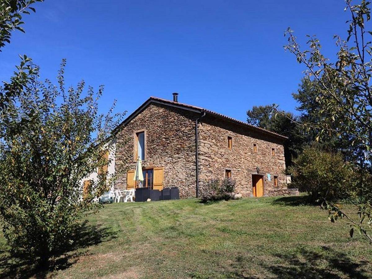 Maison de Charme Rénovée, 4 Ch, Jardin Clos, Proche Activités et Nature, Animaux Acceptés - Fr-1-742-99 in Anglards-de-Saint-Flour, Région de Saint-Flour
